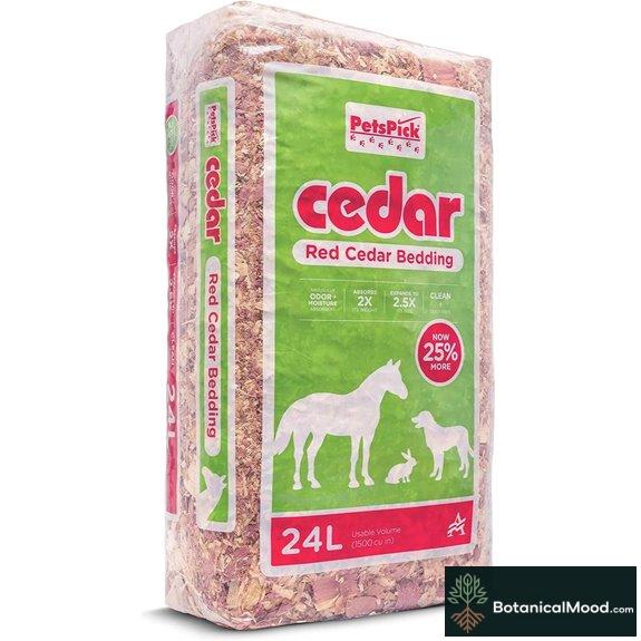 Petspick Red Cedar Bedding for Dogs & Horses